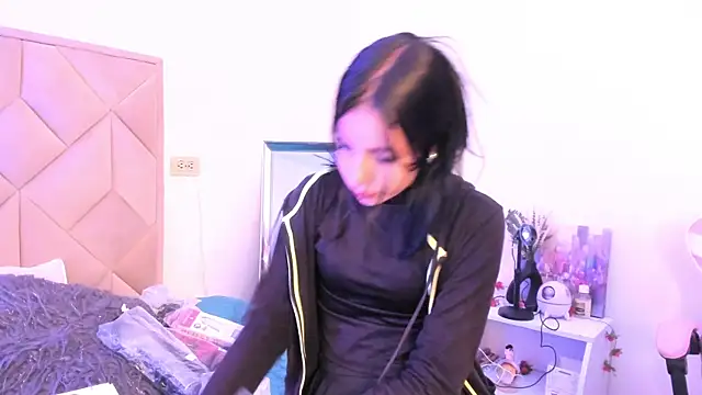 Chloe Miller 2 online show from April 10, 8:35 pm