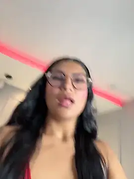 Snapshot of MiaSmit_ chatting on February 15, 3:58 am MiaSmit online show from February 15, 3:58 am