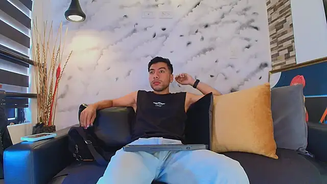 Max Hornye online show from April 16, 6:30 pm