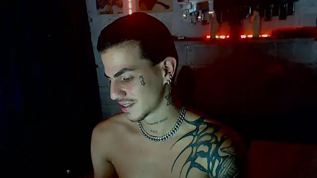 Snapshot of paul-mendezx chatting on February 7, 6:11 pm paul-mendezx online show from February 7, 6:11 pm