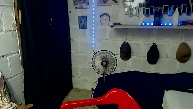 Snapshot of paul-mendezx chatting on February 11, 7:08 pm paul-mendezx online show from February 11, 7:08 pm