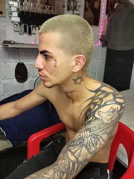 Snapshot of paul-mendezx chatting on February 24, 5:33 pm paul-mendezx online show from February 24, 5:33 pm