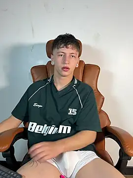 ARON LUXX online show from March 26, 2:33 pm