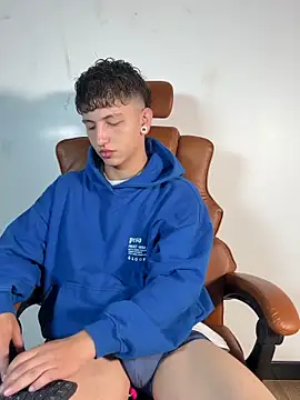 ARON LUXX online show from March 27, 3:12 pm