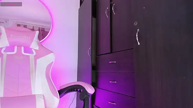 isabellalovestory online show from April 8, 7:08 am