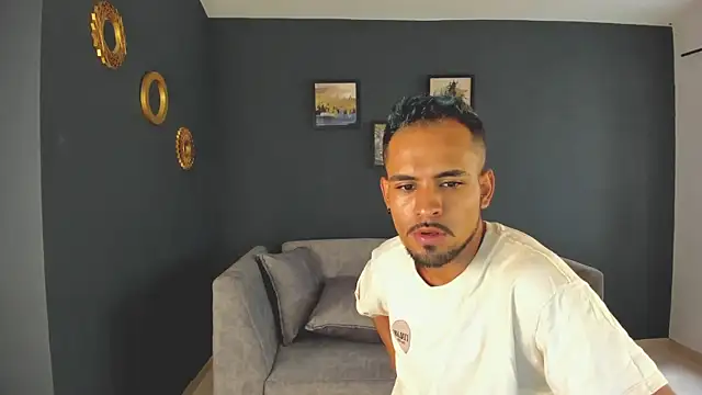 Snapshot of neyder_sanz chatting on March 3, 1:17 pm neyder sanz online show from March 3, 1:17 pm