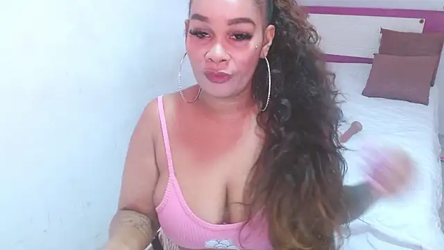 Snapshot of HELETRAS chatting on February 17, 2:24 pm HELETRAS online show from February 17, 2:24 pm