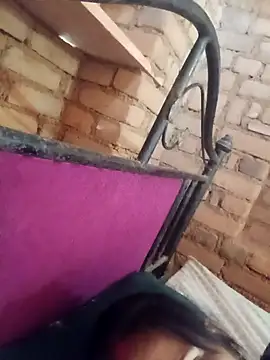 Snapshot of Hot_ree64 chatting on March 1, 9:33 am Hot ree64 online show from March 1, 9:33 am