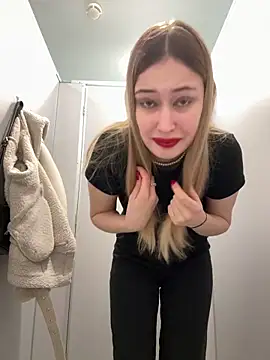 blonde exe online show from April 9, 4:45 pm