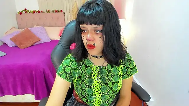 Snapshot of Nahemot_sadish chatting on February 7, 12:53 pm Nahemot sadish online show from February 7, 12:53 pm