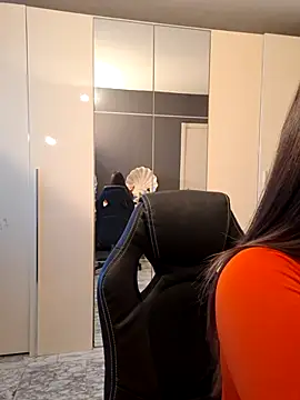 Snapshot of Nhaomy___ chatting on February 6, 12:52 pm Nhaomy online show from February 6, 12:52 pm