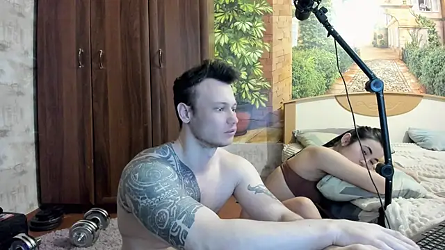 Snapshot of _littleangie_ chatting on February 5, 12:37 am littleangie online show from February 5, 12:37 am