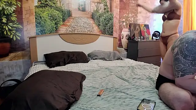 Snapshot of _littleangie_ chatting on February 14, 2:41 am littleangie online show from February 14, 2:41 am