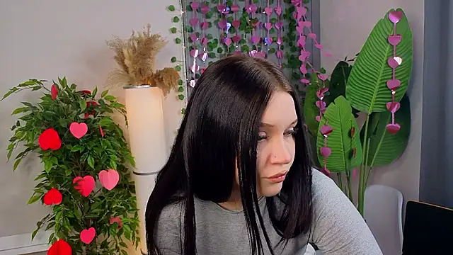 Snapshot of RoxannRunk chatting on February 17, 6:10 am RoxannRunk online show from February 17, 6:10 am