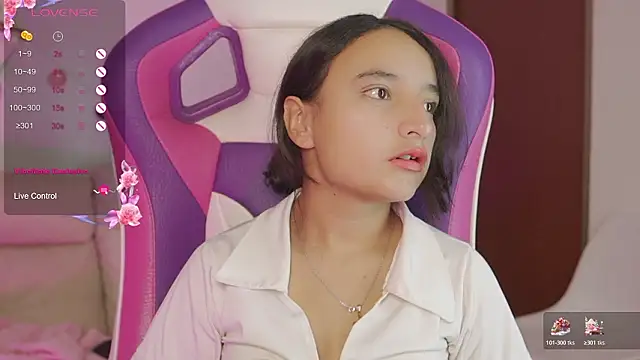 Snapshot of _emily_jonexs chatting on February 15, 5:20 pm emily jonexs online show from February 15, 5:20 pm