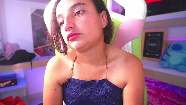  emily jonexs online show from March 11, 6:14 pm