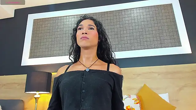 Chloee  Adams online show from April 22, 7:59 pm