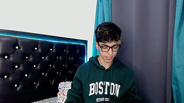 Snapshot of gabriel_x18 chatting on February 27, 5:29 am gabriel x18 online show from February 27, 5:29 am