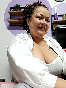 Snapshot of SweettSin chatting on March 4, 12:11 pm SweettSin online show from March 4, 12:11 pm