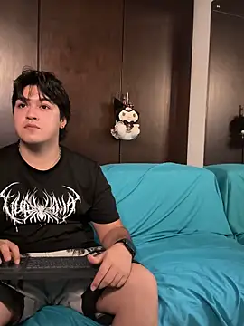 EmilyAndAndrew online show from March 2, 3:52 am