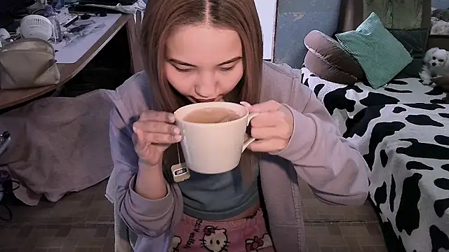 Hazel 4 U online show from April 16, 6:25 am