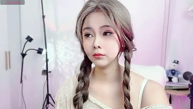 Memeli0 online show from February 9, 9:52 pm