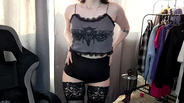 Snapshot of PureSofia chatting on February 8, 1:14 pm PureSofia online show from February 8, 1:14 pm