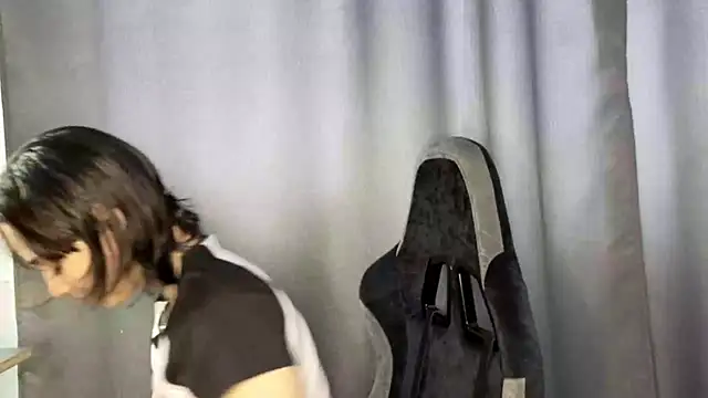 Snapshot of PureSofia chatting on February 20, 1:11 pm PureSofia online show from February 20, 1:11 pm