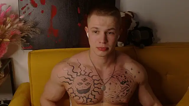 SterlingNoir online show from April 5, 8:39 pm