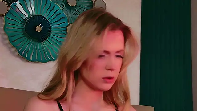 Beckie White online show from April 2, 8:39 pm