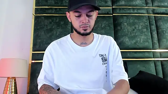 GaelyCoral online show from April 19, 12:15 pm