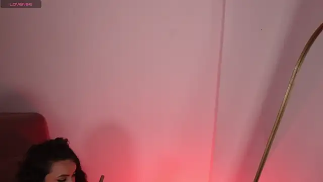 lara bombshell  online show from April 19, 2:00 am