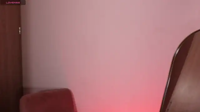 lara bombshell  online show from April 25, 10:18 am