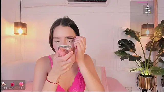 Nicole Whittee online show from March 21, 8:01 pm