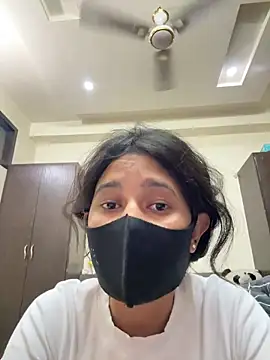 raavigirl online show from March 17, 8:01 pm