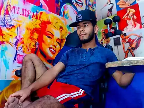 warmNoah online show from April 20, 6:42 pm