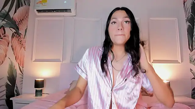 Rubii Cutee online show from May 25, 11:16 am