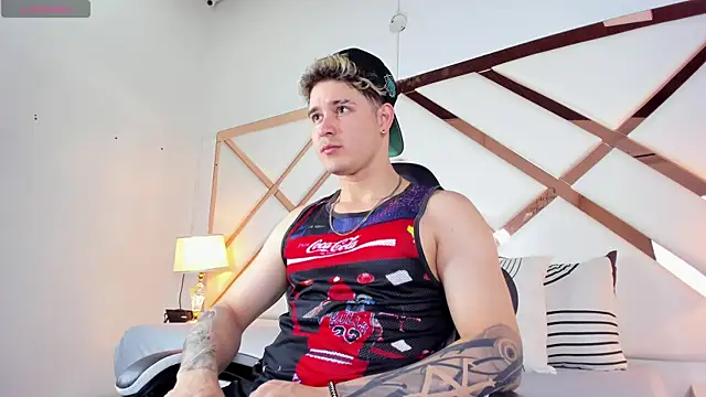 rayan linxx online show from February 13, 7:43 pm