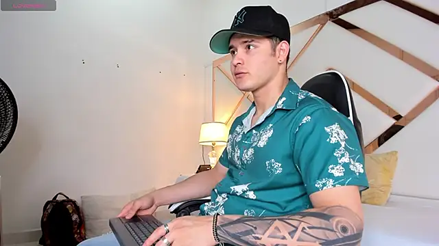 rayan linxx online show from February 26, 7:13 pm