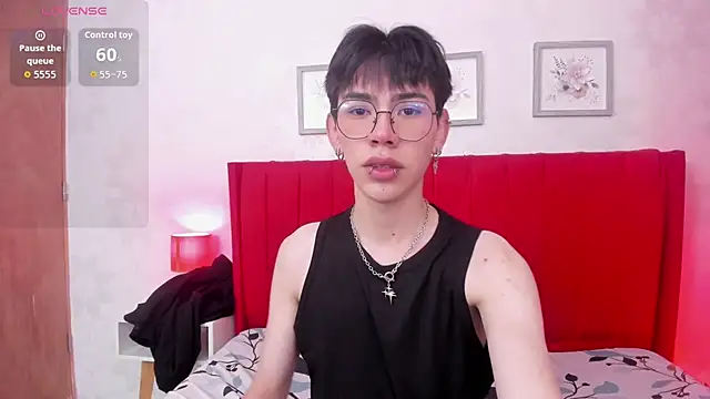 Snapshot of Demian_Hush chatting on March 4, 3:01 am Demian Hush online show from March 4, 3:01 am