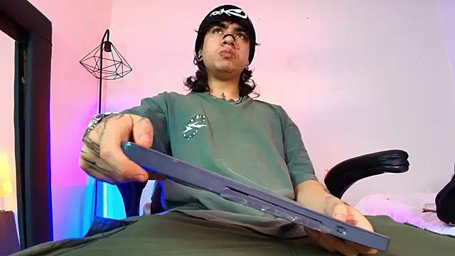 Axell Kussh online show from March 29, 3:28 am