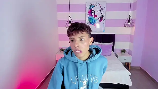  camilo ortiz online show from March 9, 7:40 pm