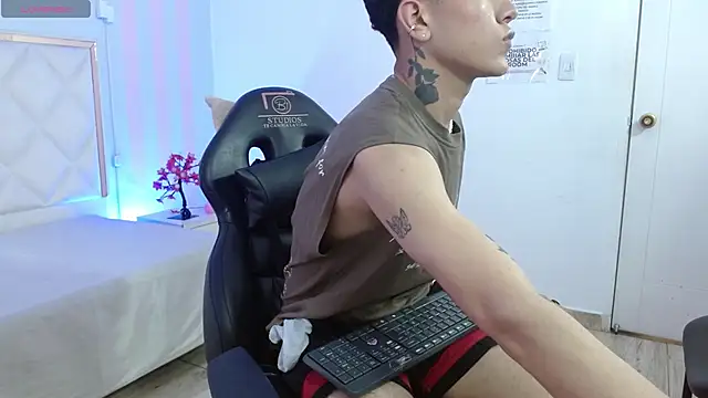 estefan tay online show from February 9, 3:10 am