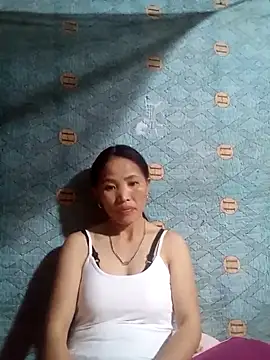 Snapshot of nhynhy11 chatting on February 12, 4:40 am nhynhy11 online show from February 12, 4:40 am