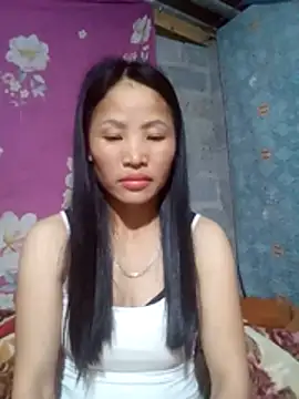 Snapshot of nhynhy11 chatting on February 21, 11:28 pm nhynhy11 online show from February 21, 11:28 pm