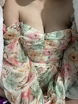 Snapshot of hamoi11 chatting on February 11, 2:49 am hamoi11 online show from February 11, 2:49 am