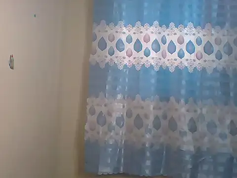 Snapshot of Latin_toes chatting on February 13, 8:21 am Latin toes online show from February 13, 8:21 am