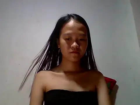 Yourlilpinayy online show from April 22, 12:24 am