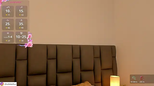 Amelie Belle  online show from March 11, 11:49 am