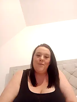 Snapshot of louisa36 chatting on February 24, 9:57 pm louisa36 online show from February 24, 9:57 pm